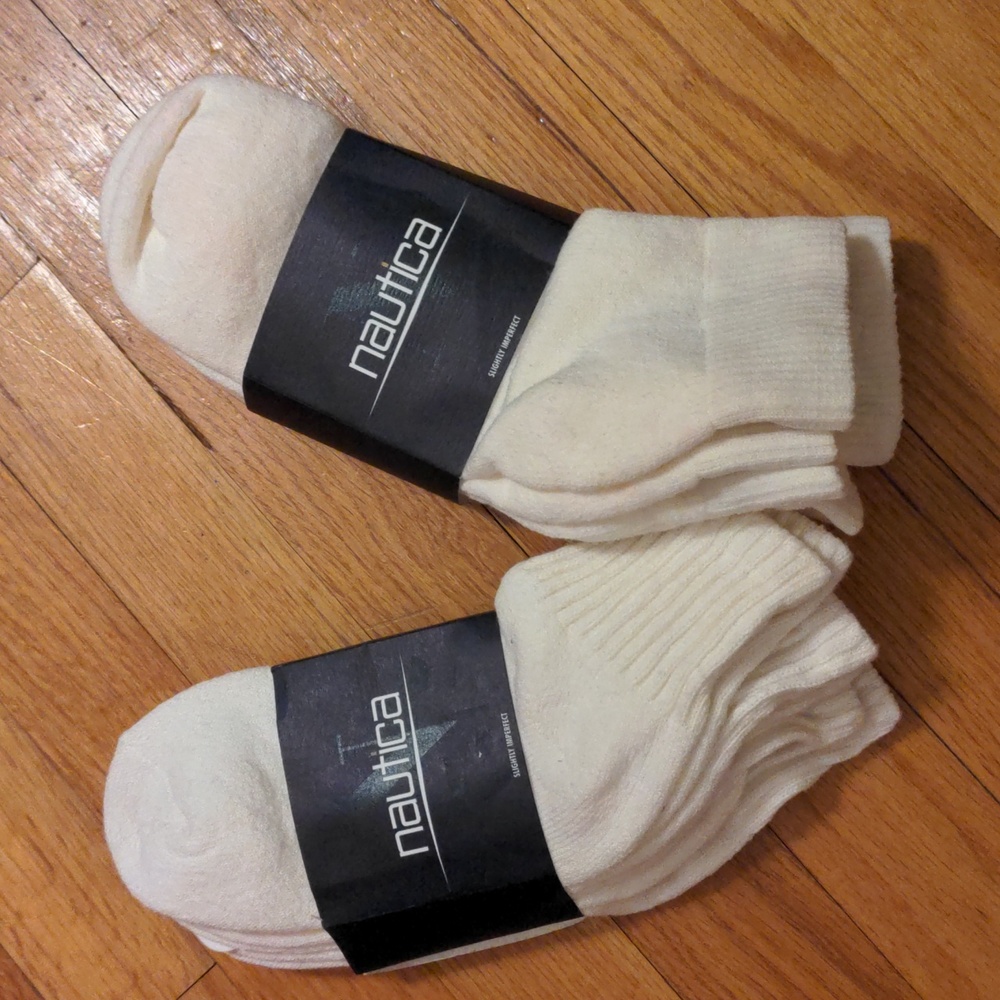 New in package 6 pairs socks crew Nautica 2 packs